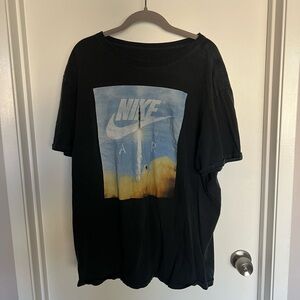 Nike Men’s graphic t-shirt size XL